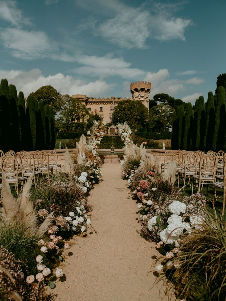 Autumn castle wedding floral design at Castell Sant Marçal — Agape Weddings