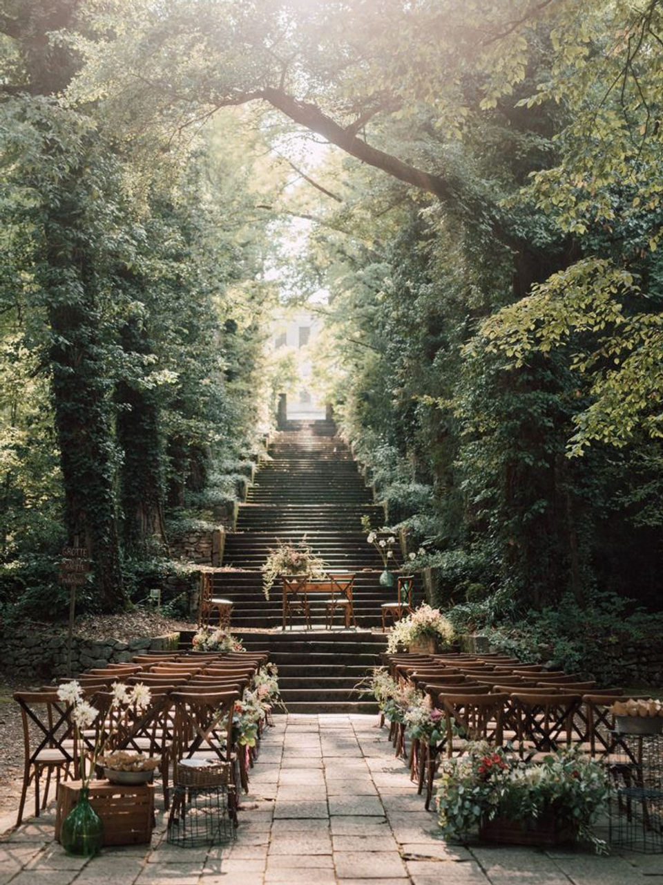 Intimate elopement florals and styling — Agape Weddings Barcelona