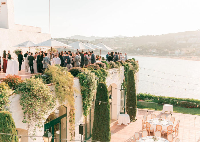 Outdoor wedding reception Costa Brava — Agape Weddings