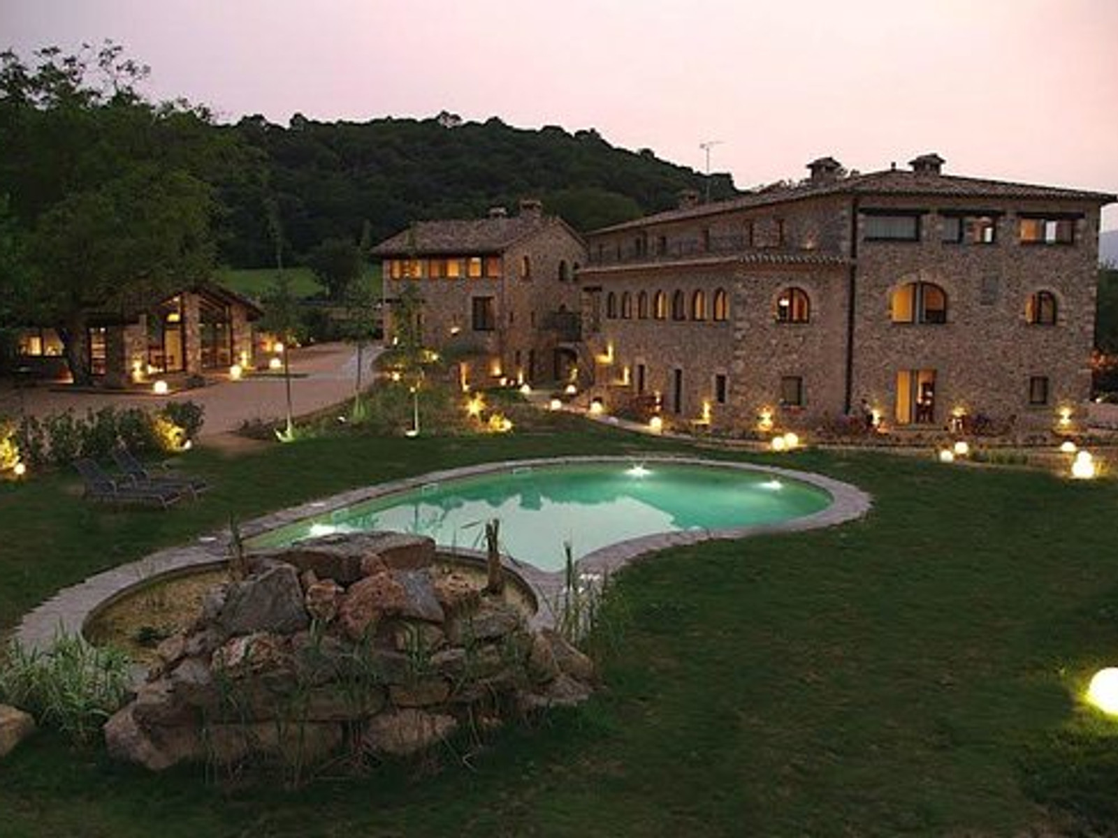 Elegant countryside luxury wedding venue near Barcelona with rustic charm