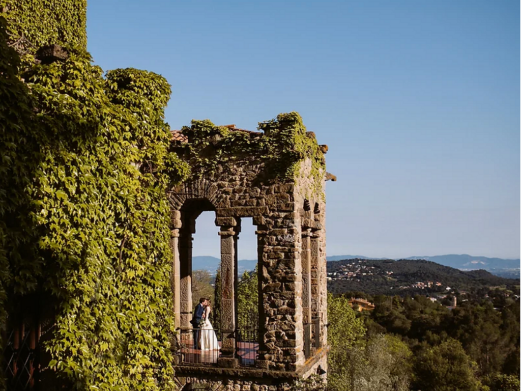 Unveiling the splendor of La Boronia: where nature and architecture embrace your dreams.