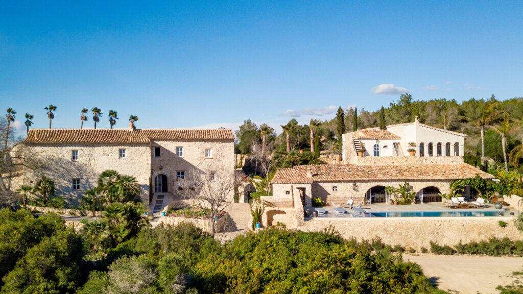 Your Dream Wedding at Alcazar del Garraf: A Detailed Guide and Cost Breakdown.