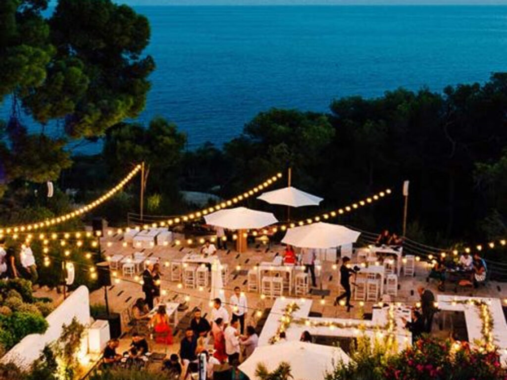 Discover how to perfectly plan your Casa del Mar wedding with Agape Weddings. From understanding the Casa del Mar wedding cost to personalized planning, we make your dream day a reality.