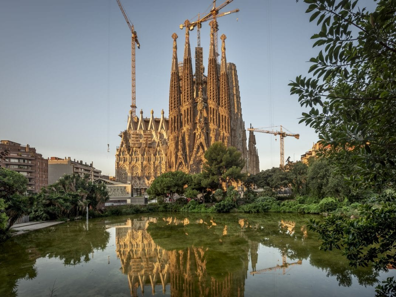 Best Places to Propose in Barcelona: sagrada familia