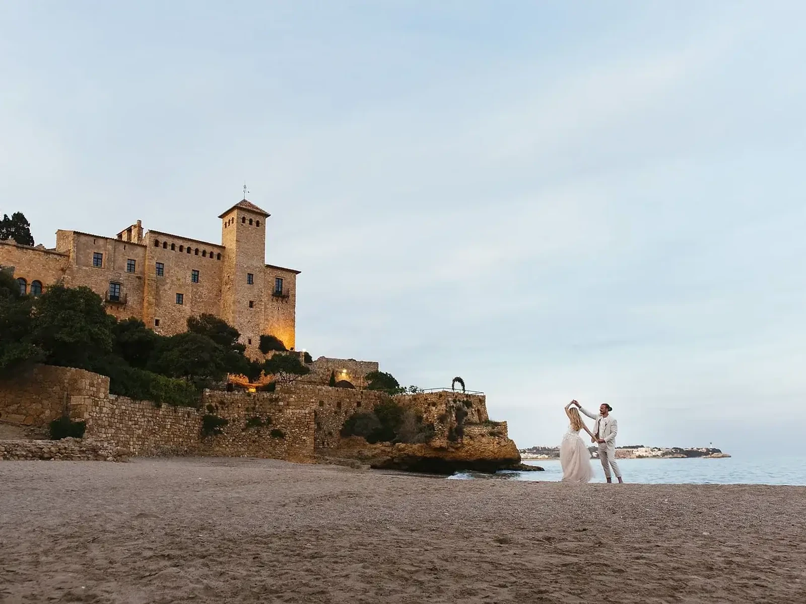 Castell de Tamarit wedding cost