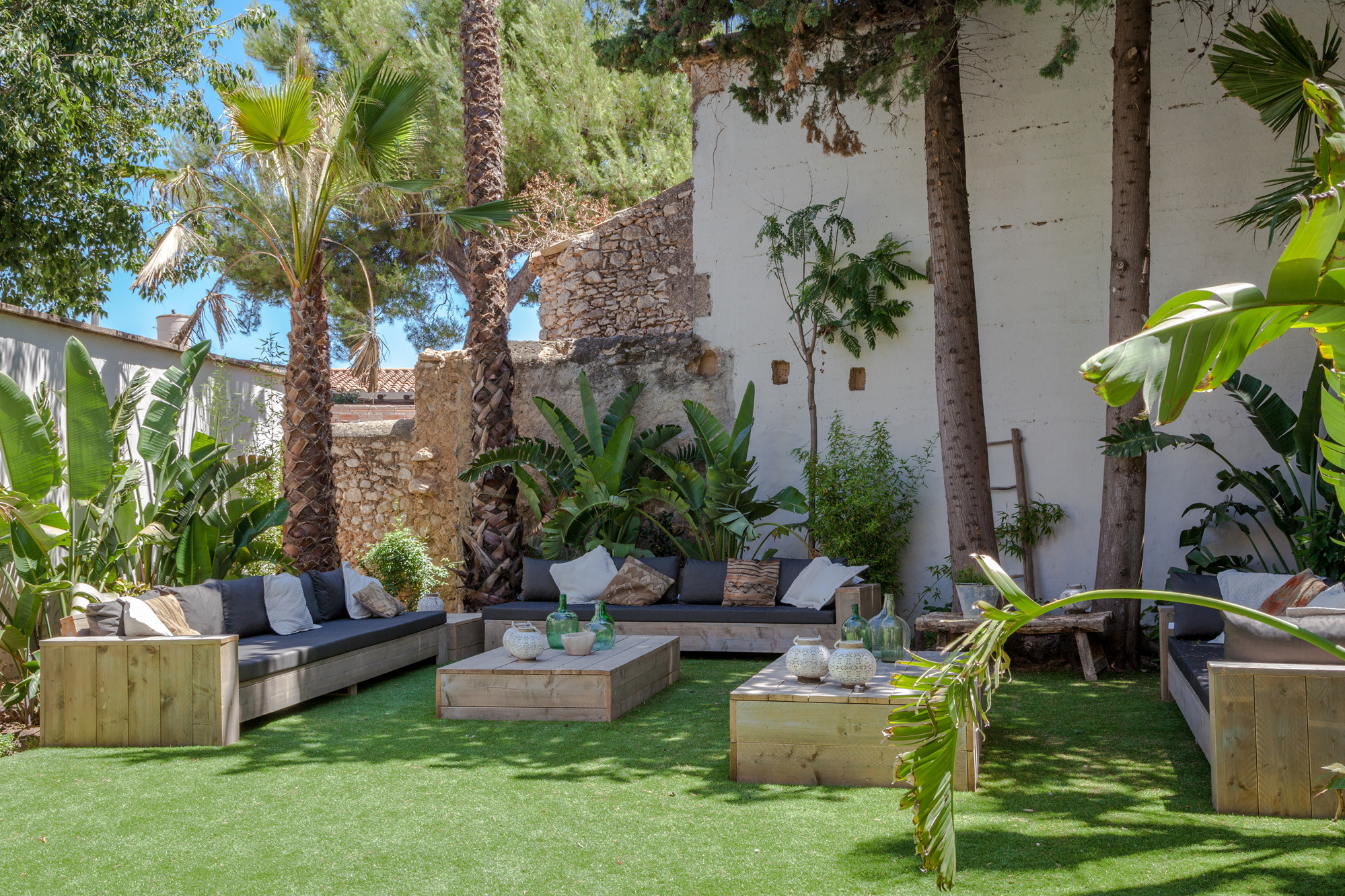 Masia Victoria : Decorations & Floral Arrangements