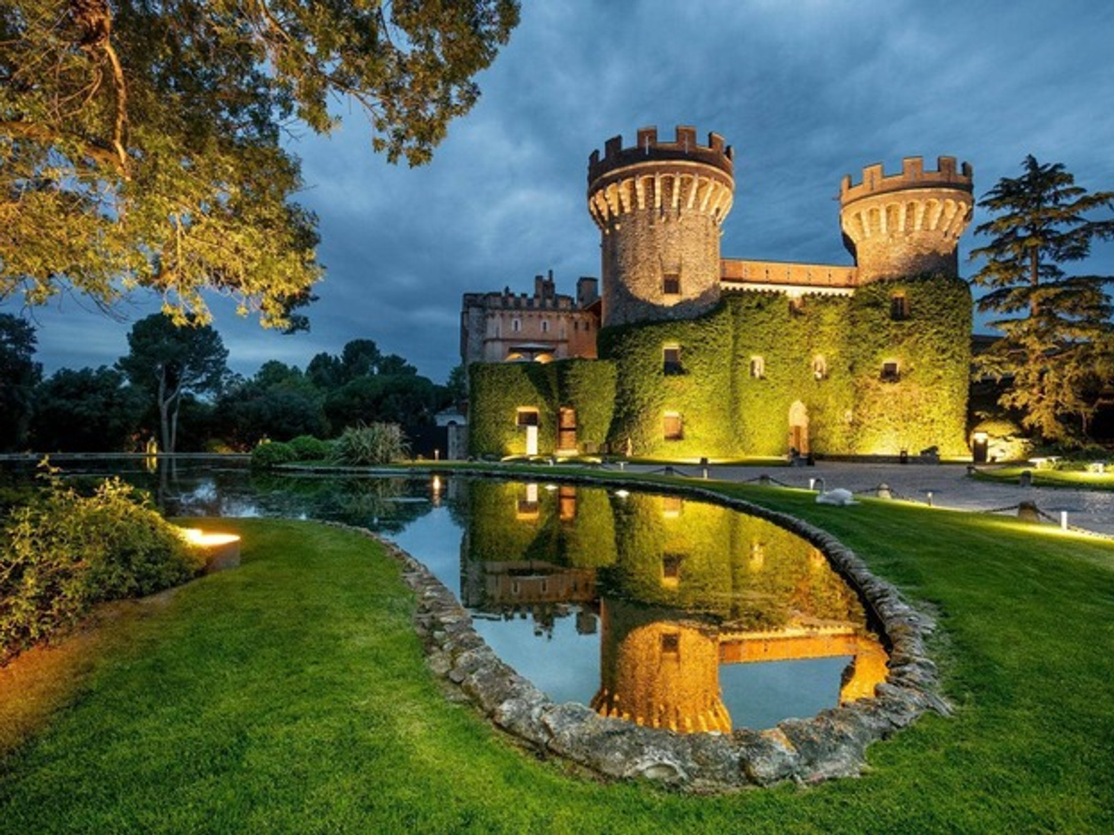 Castles for Wedding Near Barcelona : Castillo Perelada