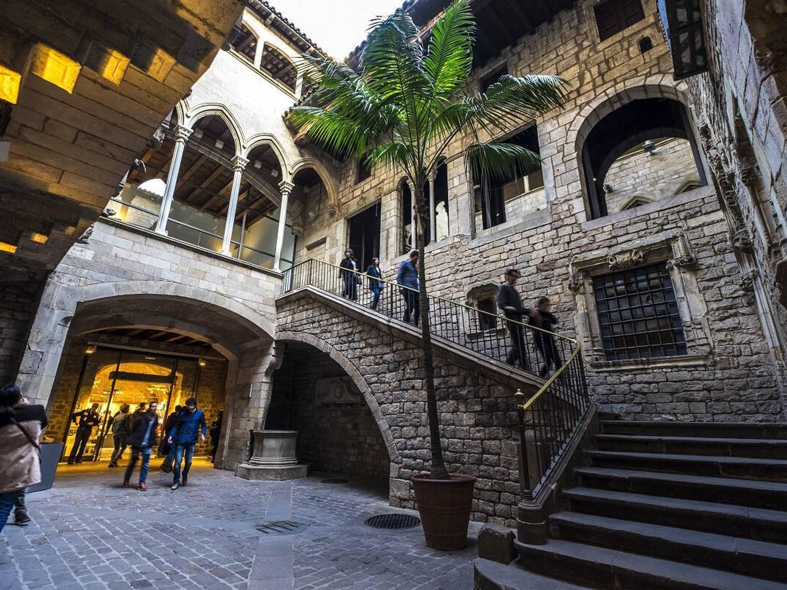 Best Place to Elope in Barcelona : El Born District