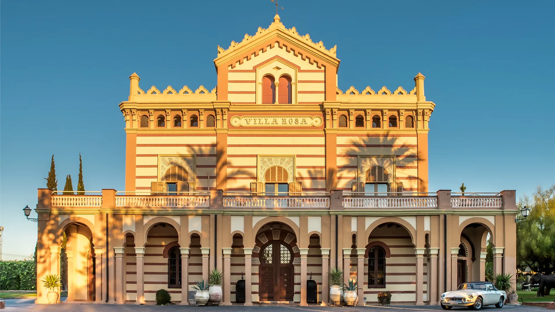 The Best Wedding Venues with Accommodation Near Barcelona :Gran Villa Rosa